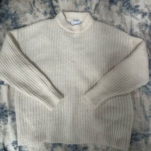 Old Navy Ivory Sweater Size L